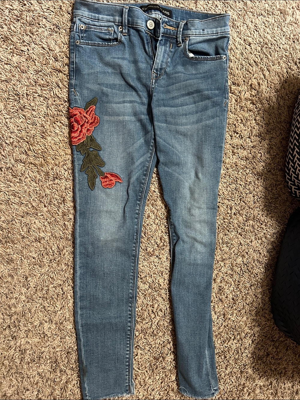 Express Women's Light Blue Skinny Jeans with Red Floral Patch